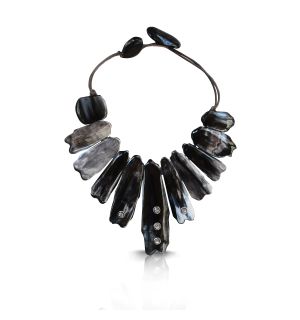 Polished Dark Horn Collar